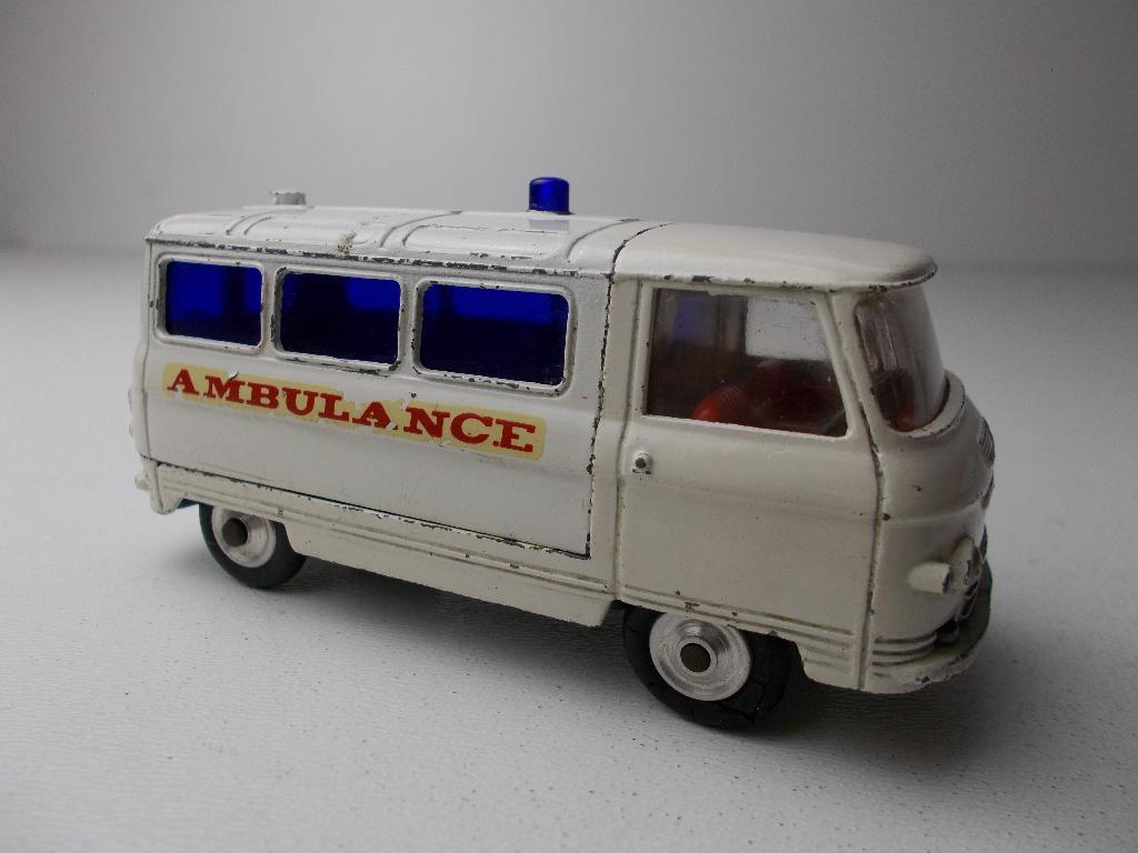 1964 Corgi Toys 463 COMMER 3/4 TON AMBULANCE I.g.st. (-C-)