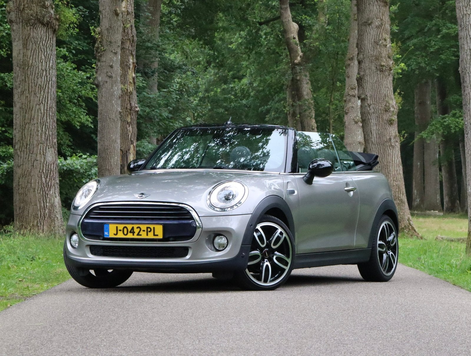 MINI Cooper Cabrio / JCW / Union Jack / Stoelverw. / LED, Auto's, Voorwielaandrijving, 136 pk, Euro 6, Cabriolet