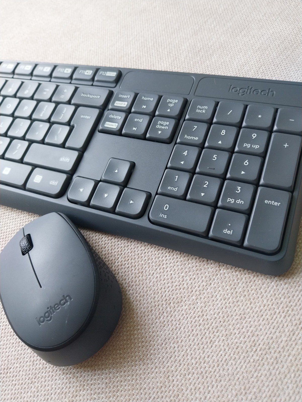 Logitech draadloos toetsenbord en muis set, Computers en Software, Toetsenborden, Toetsenbord en muis-set, Logitech, Ophalen of Verzenden