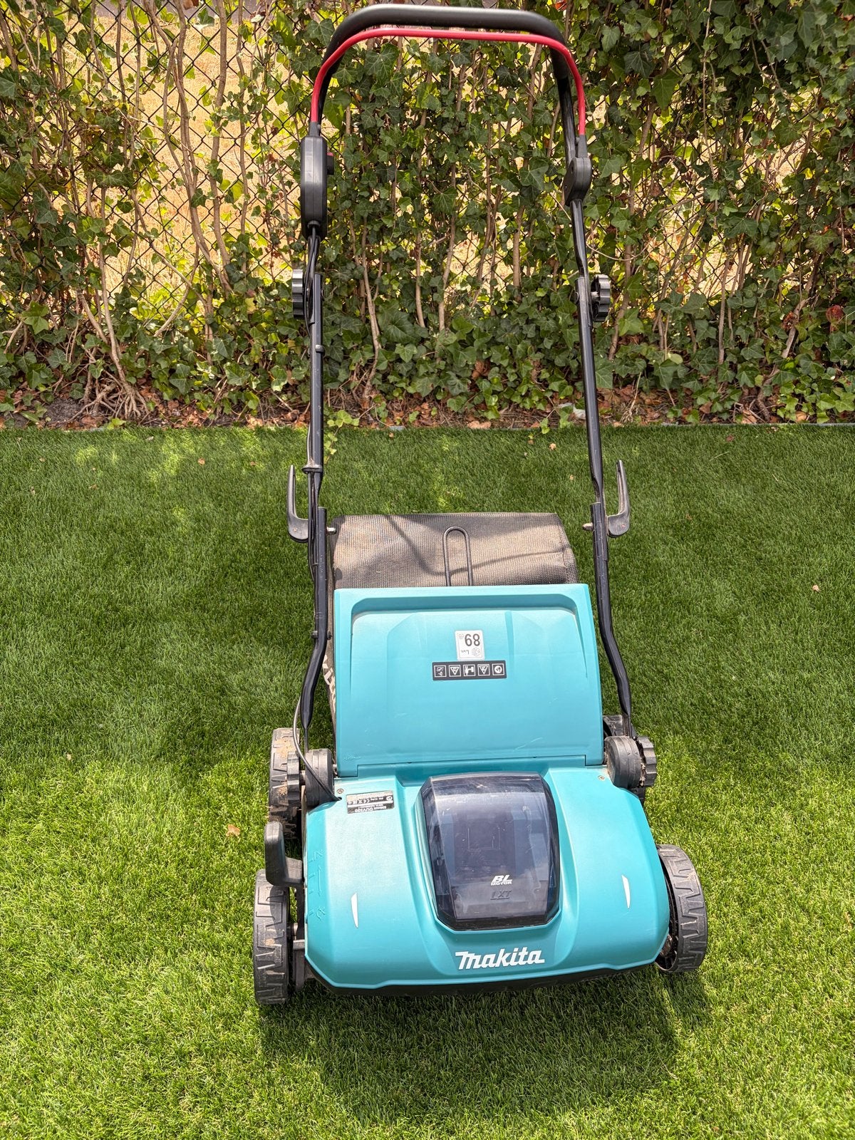 Makita Accu-verticuteermachine DUV320 - Zo goed als nieuw, Tuin en Terras, Ophalen, Zo goed als nieuw, Accu