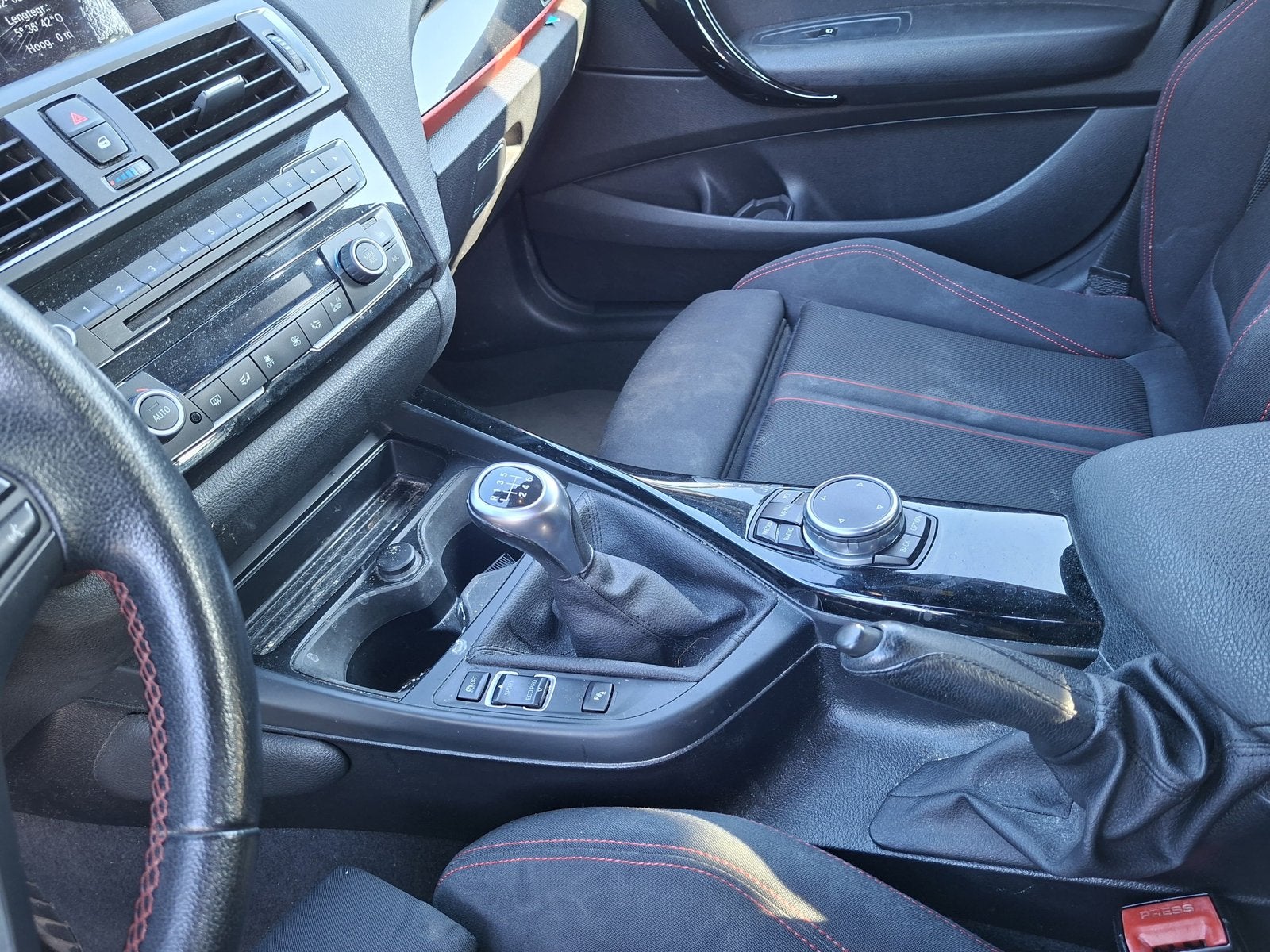 BMW 1-Serie 2.0 118D 110KW 5DR AUT 2015 Grijs, Auto's, 1-Serie, 1995 cc, 4 cilinders, Xenon verlichting