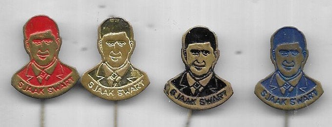 SJAAK SWART AJAX VOETBAL AMSTERDAM  4 VERSCHILLENDE SPELDEN, Ophalen of Verzenden, Gebruikt, Sport, Speldje of Pin