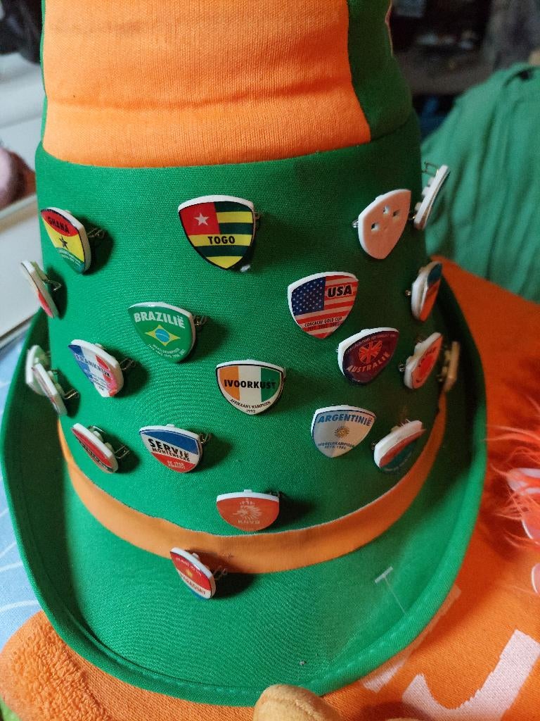 orangespullen     heinekenhoed met speldjes  handdoek, Verzenden