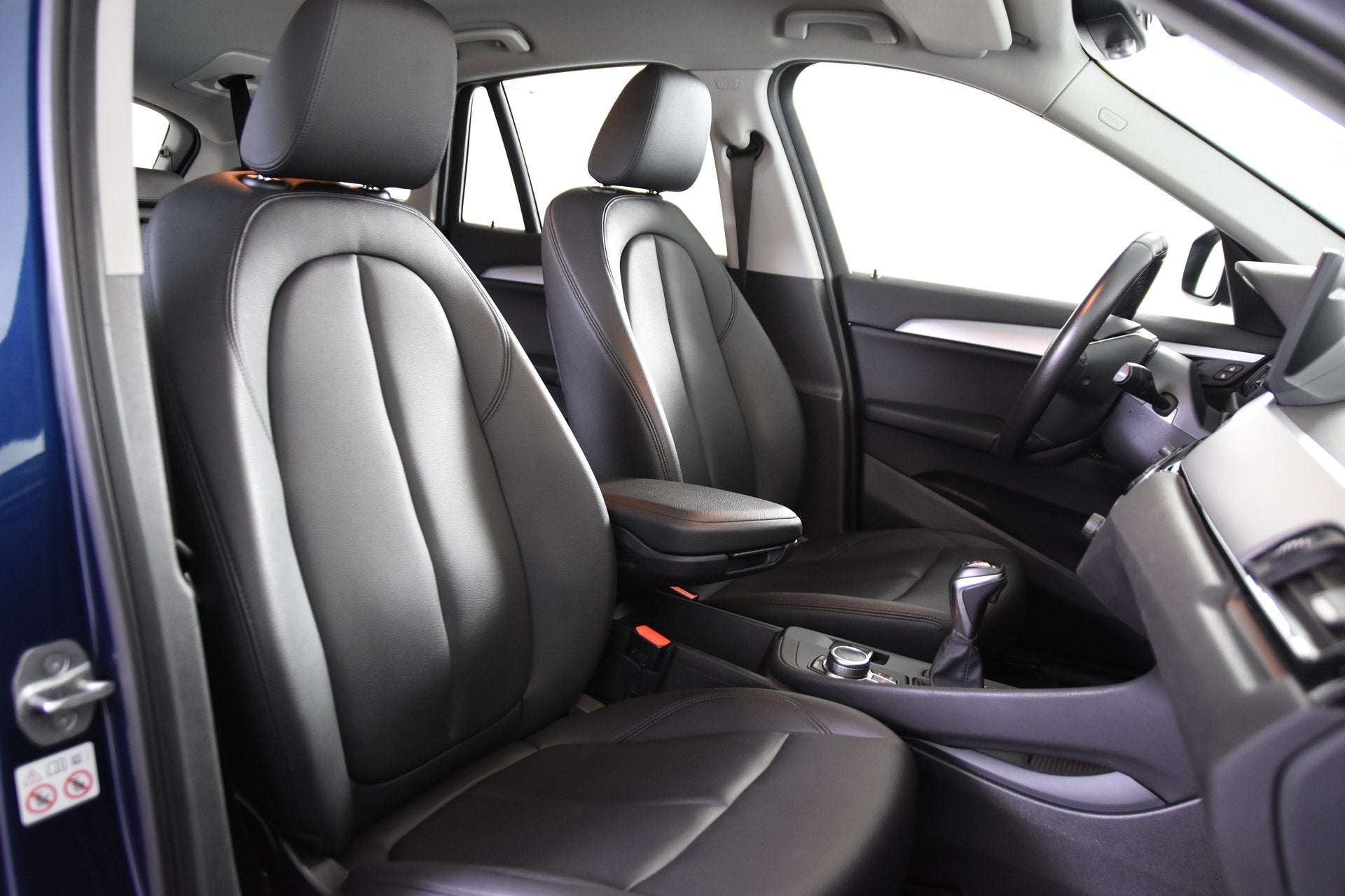 BMW X1 xDrive25e *1ste Eigenaar*Leer*Navigatie*Trekhaak*, Auto's, Dealer onderhouden, Gebruikt, 1595 kg, Blauw