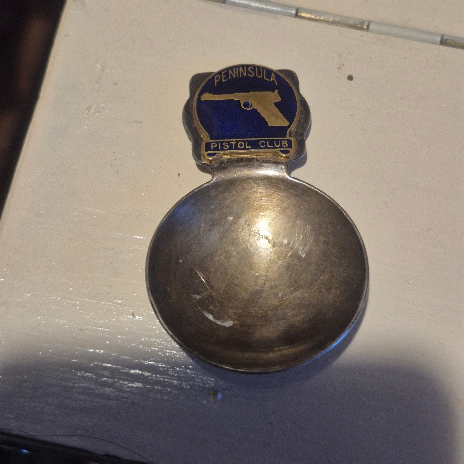 Vintage Peninsula Pistol Club lepel - Verzilverd, Ophalen of Verzenden