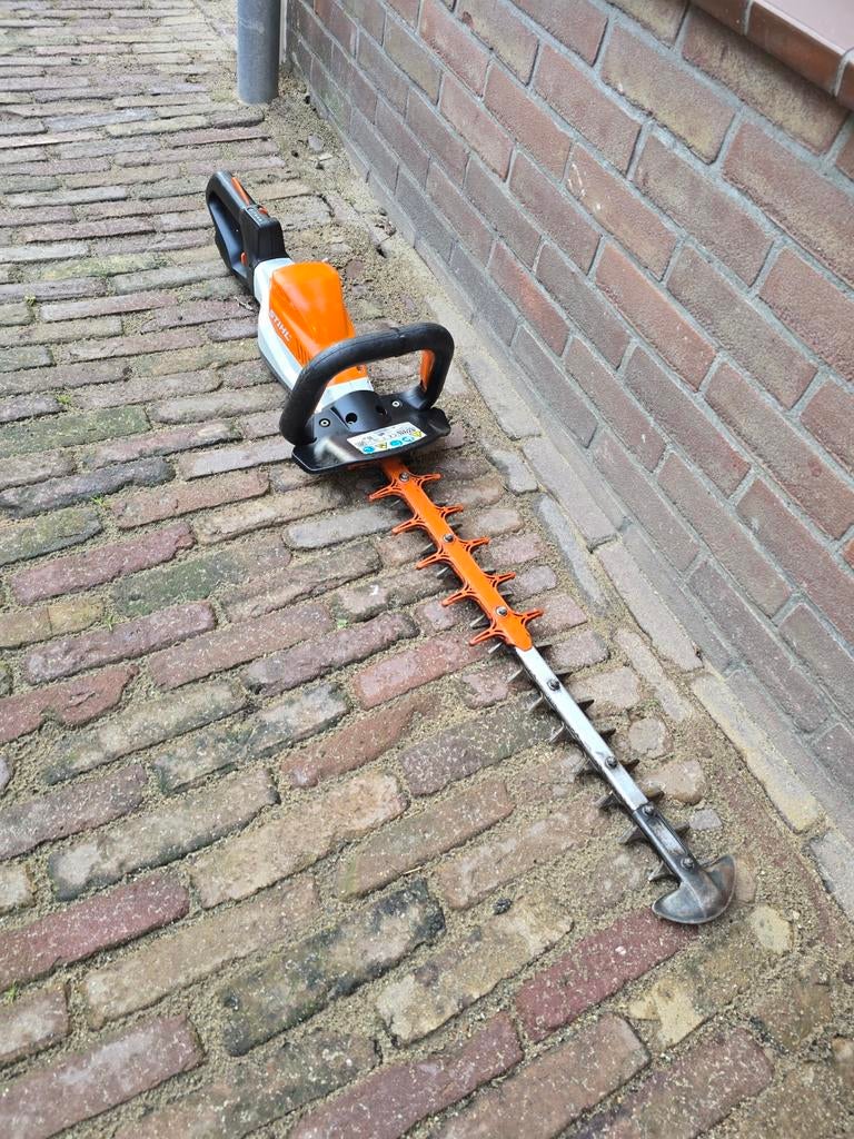 Stihl HSA 94 R accu heggenschaar, Tuin en Terras, Ophalen of Verzenden, Zo goed als nieuw, Accu