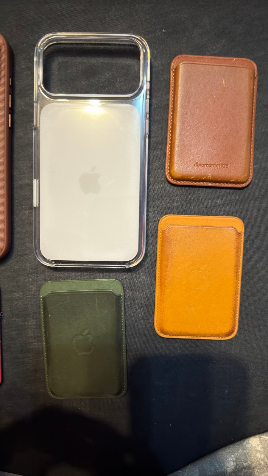 Diverse iPhone 17 pro max hoesjes en MagSafe wallets, Kunststof, Gebruikt, MagSafe, Verzenden