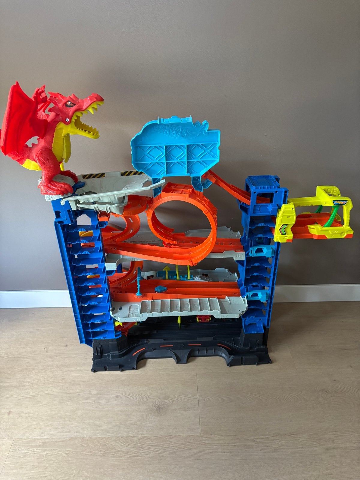Hot Wheels Ultimate Garage met draak, Ophalen, Zo goed als nieuw