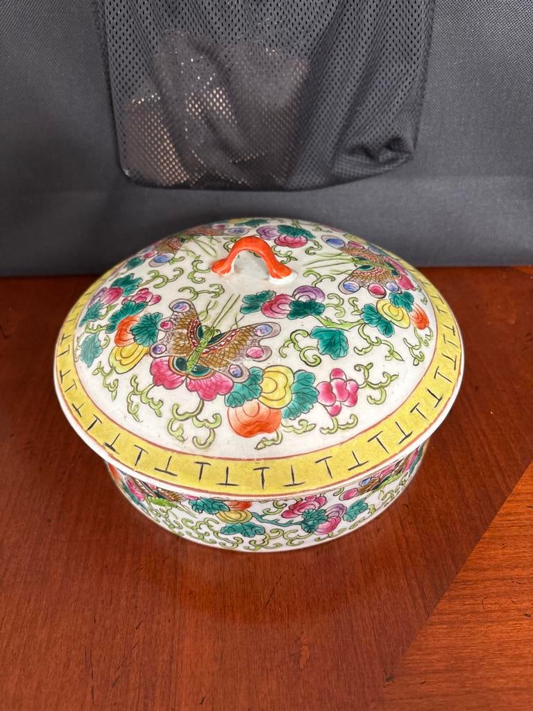 Antieke Chinese porseleinen kom met deksel, handgeschilderd, Ophalen of Verzenden