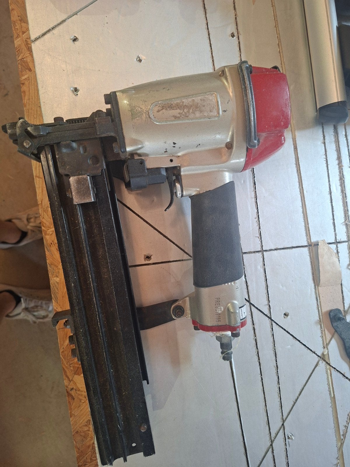 Gebruikte tacker/nietmachine, Doe-het-zelf en Verbouw, Ophalen of Verzenden, Gebruikt, Tacker/nietmachine, Overige merken