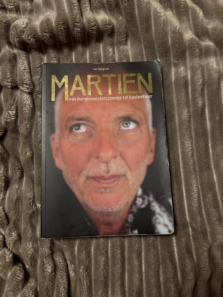 Martien van burgemeesterszoontje tot kasteelheer, Ophalen of Verzenden, Gelezen, Overige