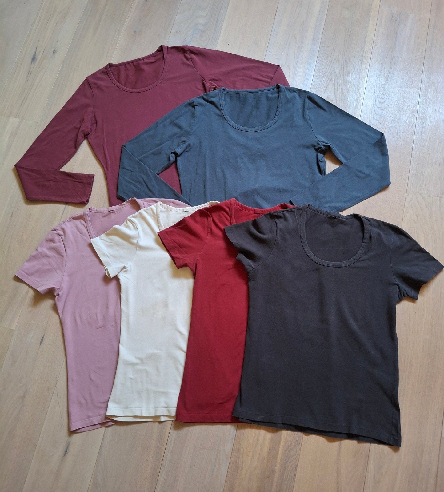 KOOPJE. DIDI 6 basic shirts & longsleeves. Mt 38, Kleding | Dames, Dames-kledingpakketten, Verzenden, Maat 38/40 (M)