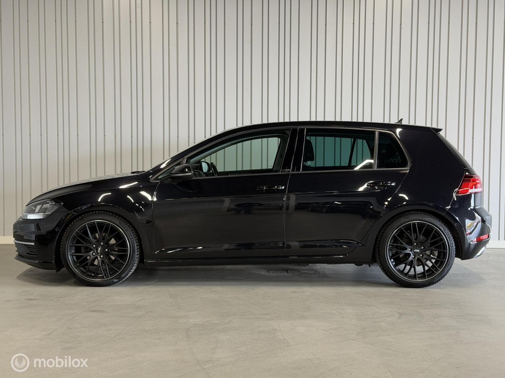 Volkswagen Golf 1.0 TSI Highline IQ drive stoelverwarm. navi, Gebruikt, Euro 6, 1165 kg, 116 pk
