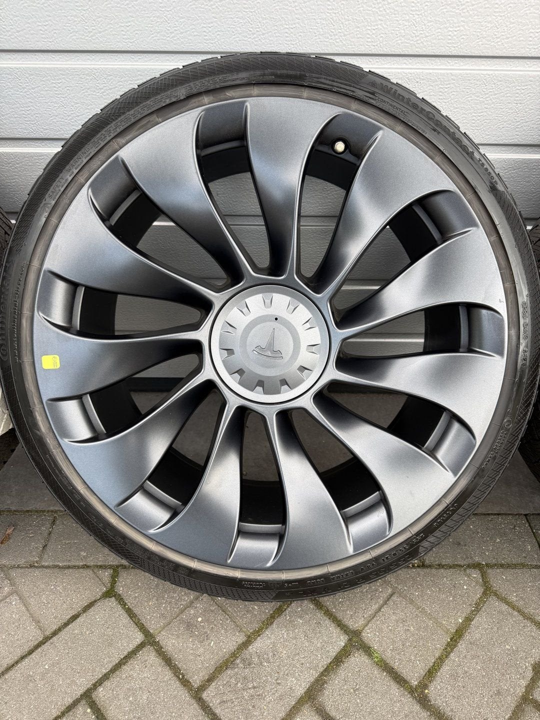Foto 6 van 21 " Tesla Model Y velgen Performance sensoren winterbanden