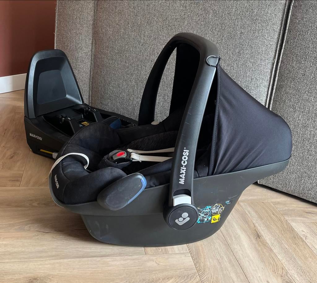 Maxi-Cosi Pebble Pro i-Size met FamilyFix2 base, Ophalen, Gebruikt, Zijbescherming, Isofix