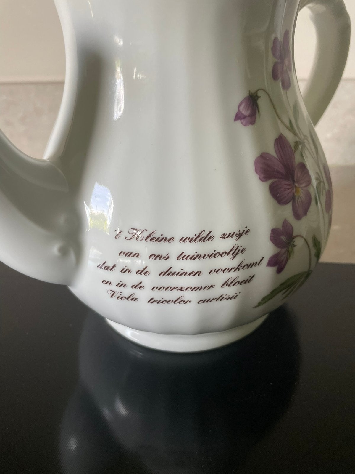 Theepot Libelle met viooltjes afb, Ophalen of Verzenden