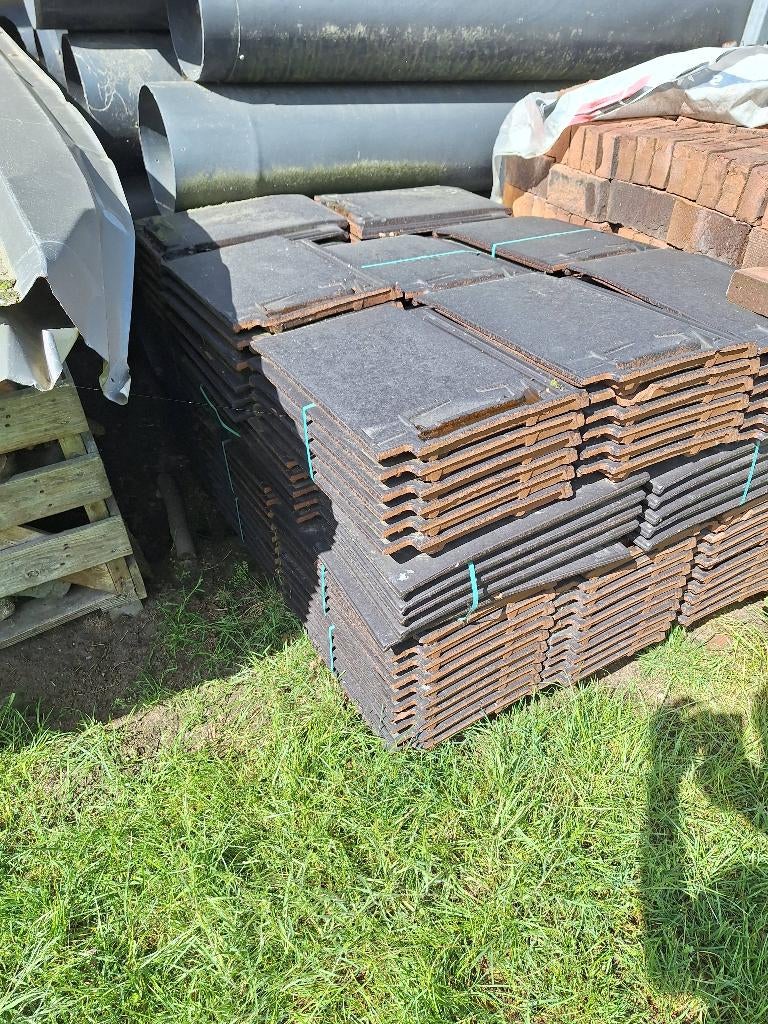 Dakpannen, Doe-het-zelf en Verbouw, Dakpannen en Dakbedekking, Ophalen, Steen of Klei, Zwart, Zo goed als nieuw