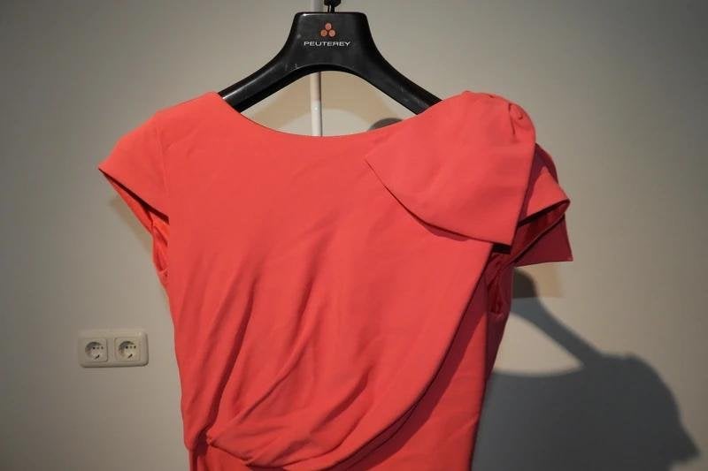 Elisabetta Franchi roze jurk grote strik gouden bedel IT 42, Zo goed als nieuw, Roze, Maat 36 (S), Boven de knie