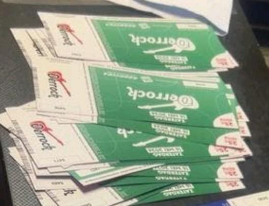 Oerrock kaarten 4 stuks vanaf 29 euro per stuk, Drie personen of meer