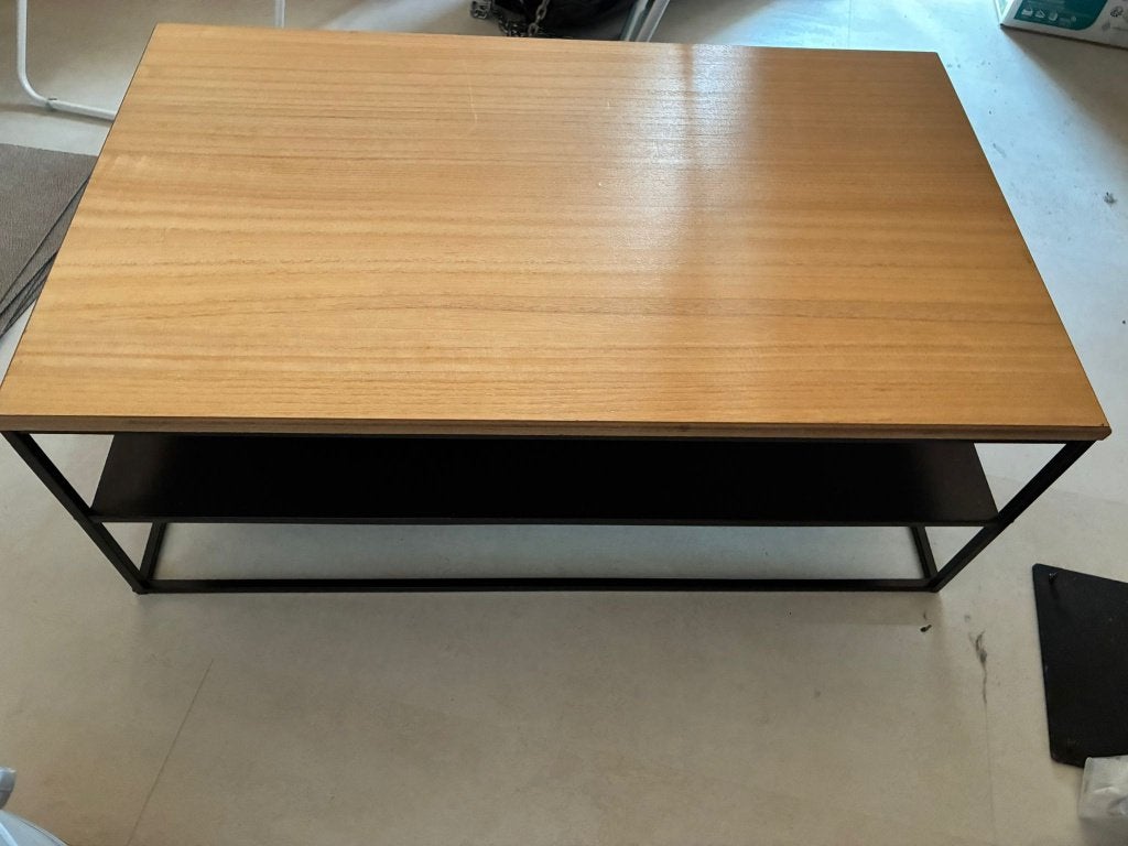 Moderne salontafel met houten blad en metalen frame, Ophalen, 100 tot 150 cm, 50 tot 100 cm, Zo goed als nieuw