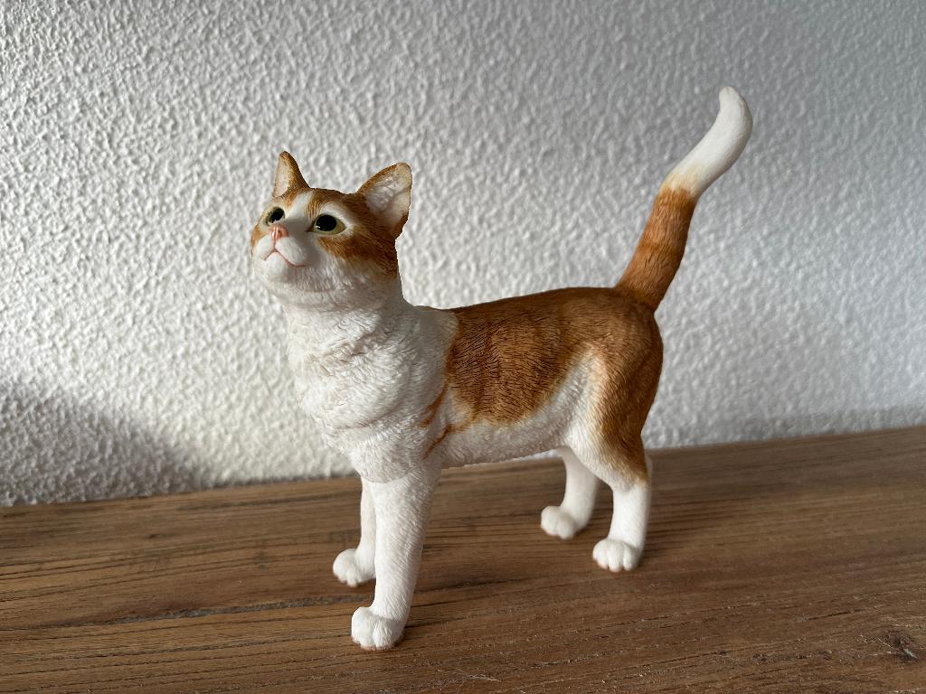 Mooie rood/witte kat The Leonardo Collection, Ophalen of Verzenden, Zo goed als nieuw, Dier