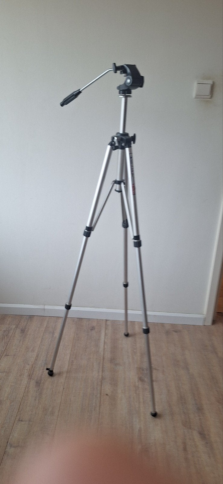 HEDUA HS-714 Videostatief - Gebruikt, Ophalen, Driepoot, Met balhoofd, 125 tot 150 cm