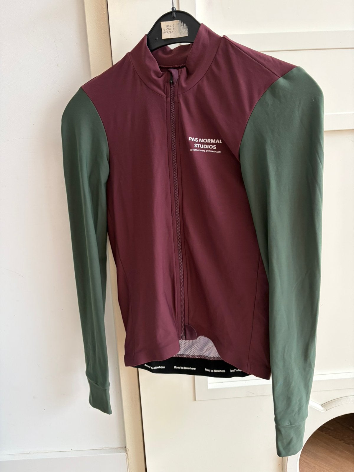Pas Normal Studios - Mechanism LS Jersey - Small - NEW €215, Fietsen en Brommers, Fietsaccessoires | Fietskleding, S, Nieuw, Kinderen