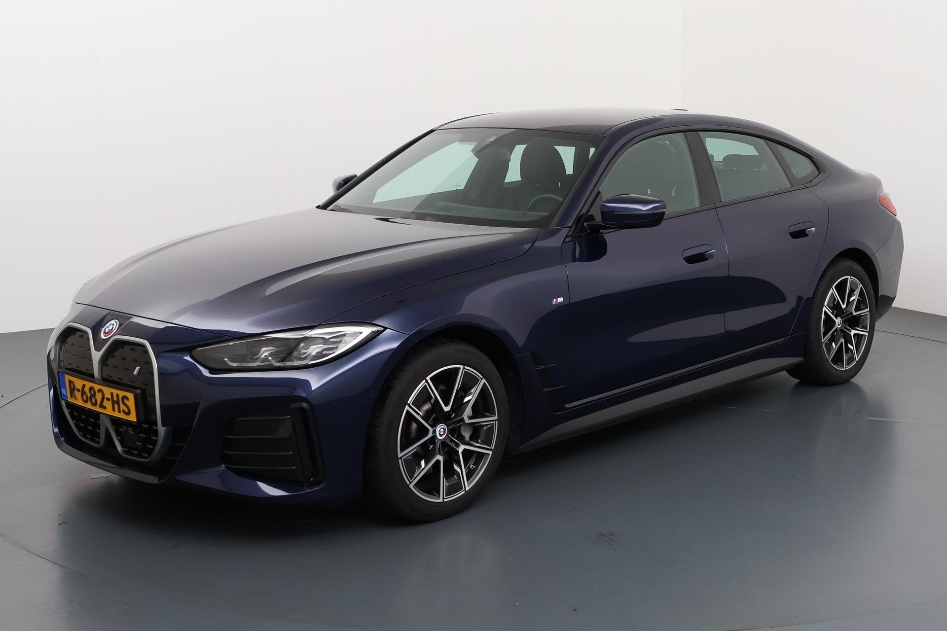 BMW i4 eDrive40 84 kWh Volledig elektrisch genieten met M Sp, Auto's, Achterwielaandrijving, Blauw, 340 pk, Origineel Nederlands