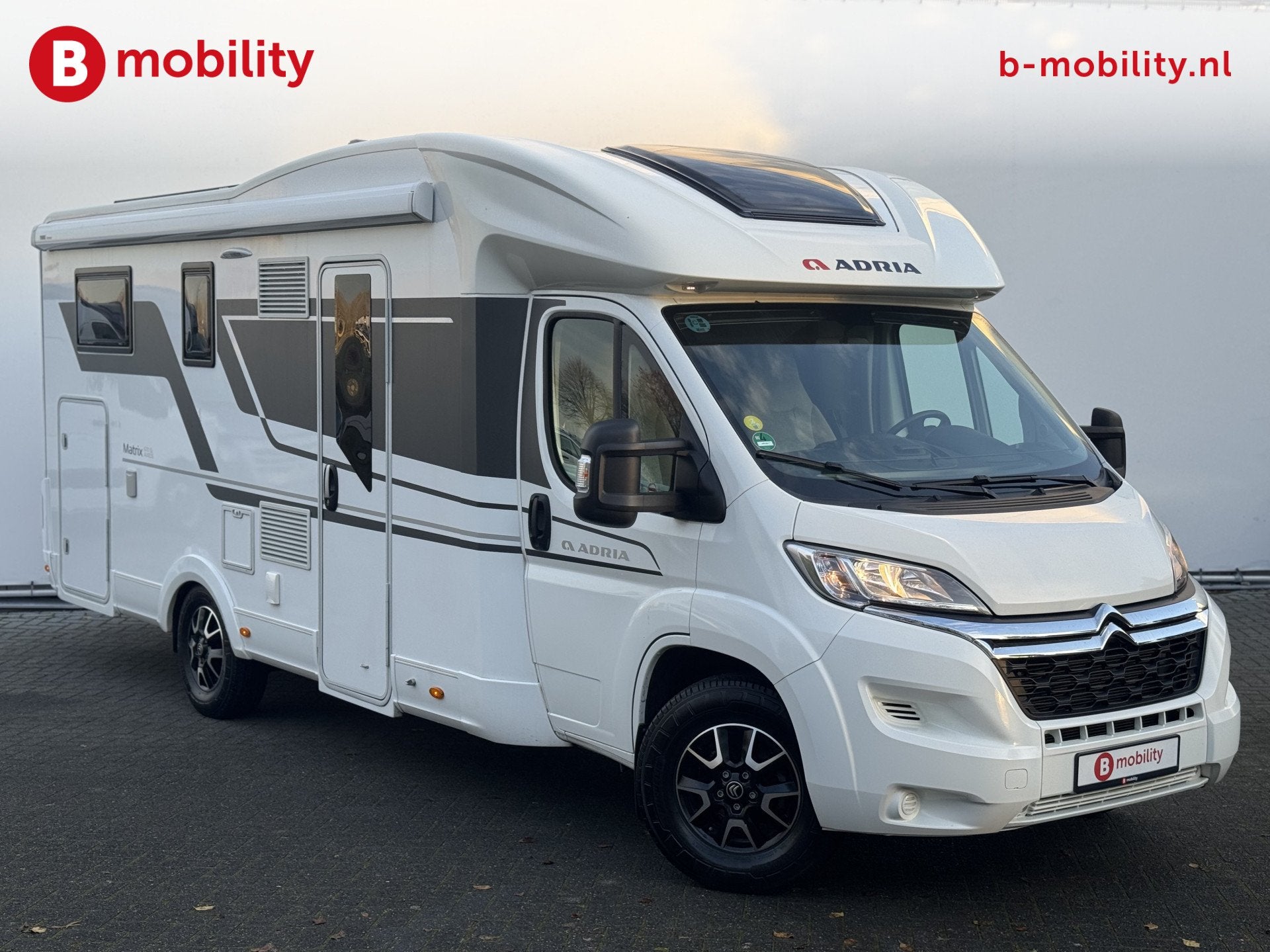 Adria MATRIX 670 SL Lengtebedden Bj.2021 | Level Systeem | L, Caravans en Kamperen, Campers, Ringverwarming, Achteruitrijcamera