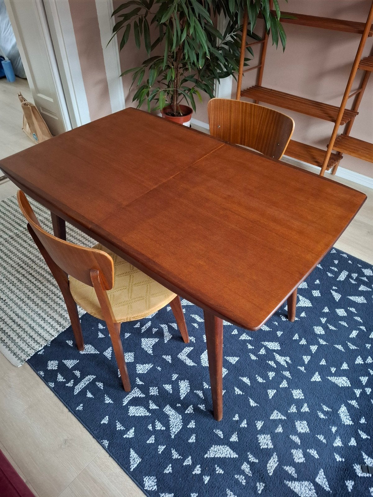 (MOET MORGEN WEG) Vintage eettafel Louis van Teeffelen Webe, Huis en Inrichting, Tafels | Eettafels, Ophalen, Mid-century, Vintage, Scandinavisch