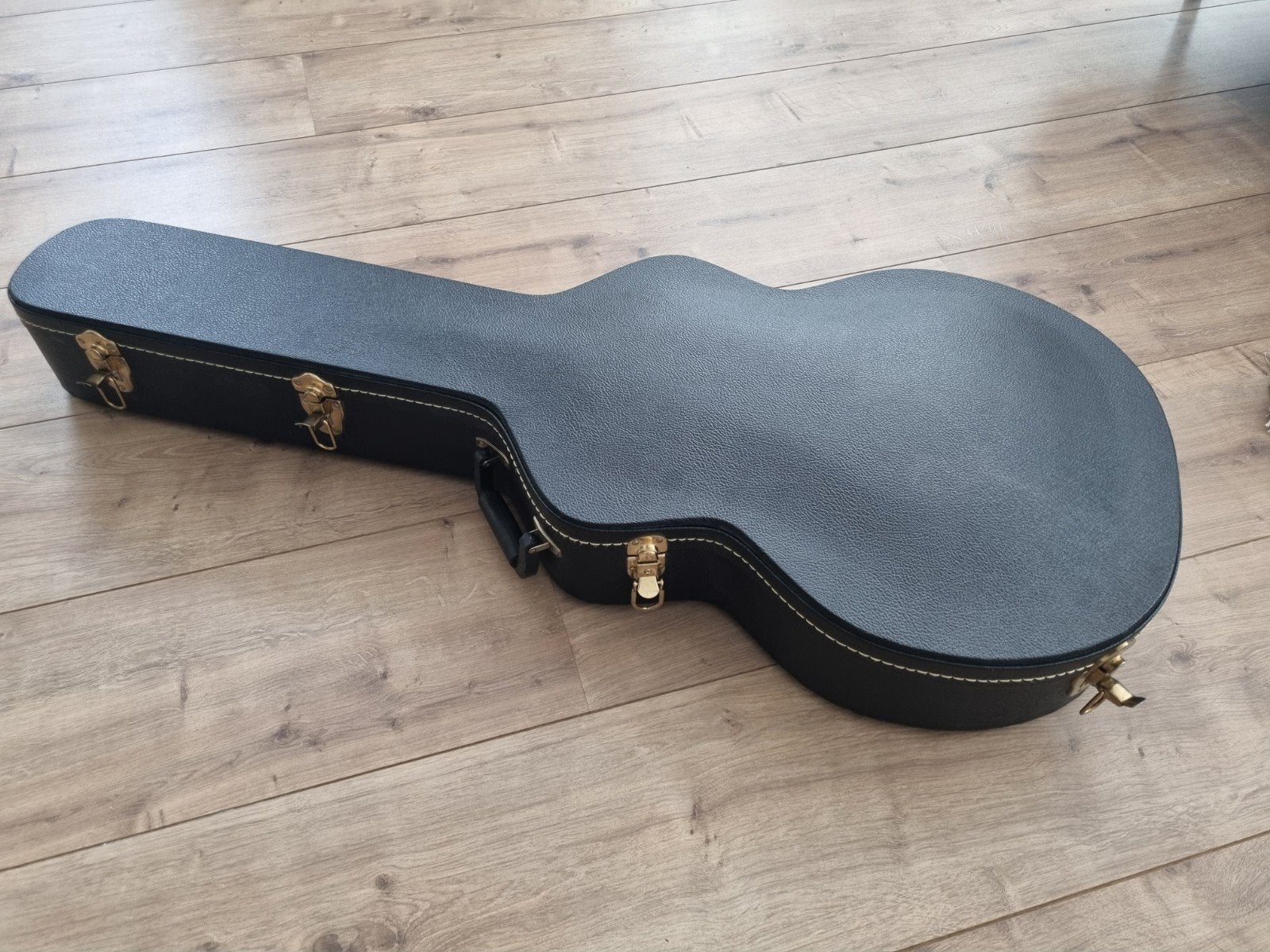 Mooie koffer voor Gibson es 335 ed, Muziek en Instrumenten, Snaarinstrumenten | Gitaren | Elektrisch, Ophalen, Zo goed als nieuw