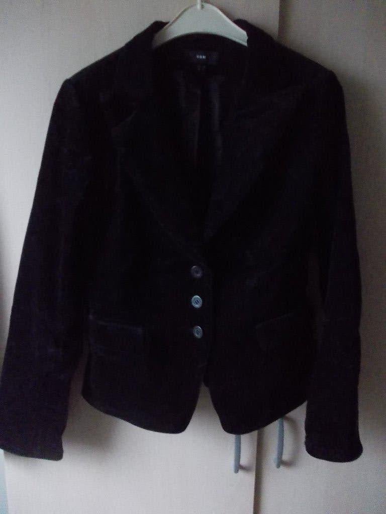 Prachtig zwart jasje van de H&M in maat 38., H&M, Zwart, Zo goed als nieuw, Jasje