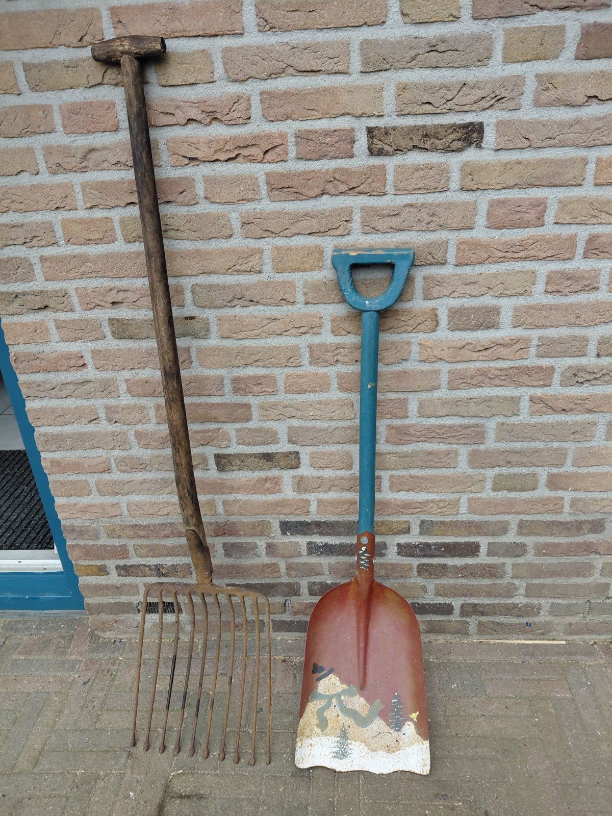 TE KOOP TUINGEREEDSCHAP SCHEP + AARDAPPEL OF MAISGREEP, Ophalen