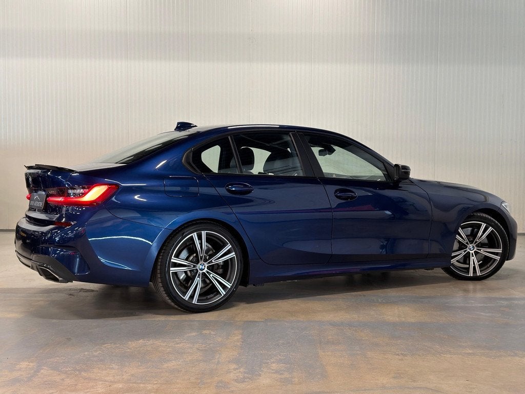 BMW 3-serie 330e High Executive | M-SPORT | ACC | LEDER | ZW, Auto's, BMW, 1998 cc, Achterwielaandrijving, Gebruikt, Blauw
