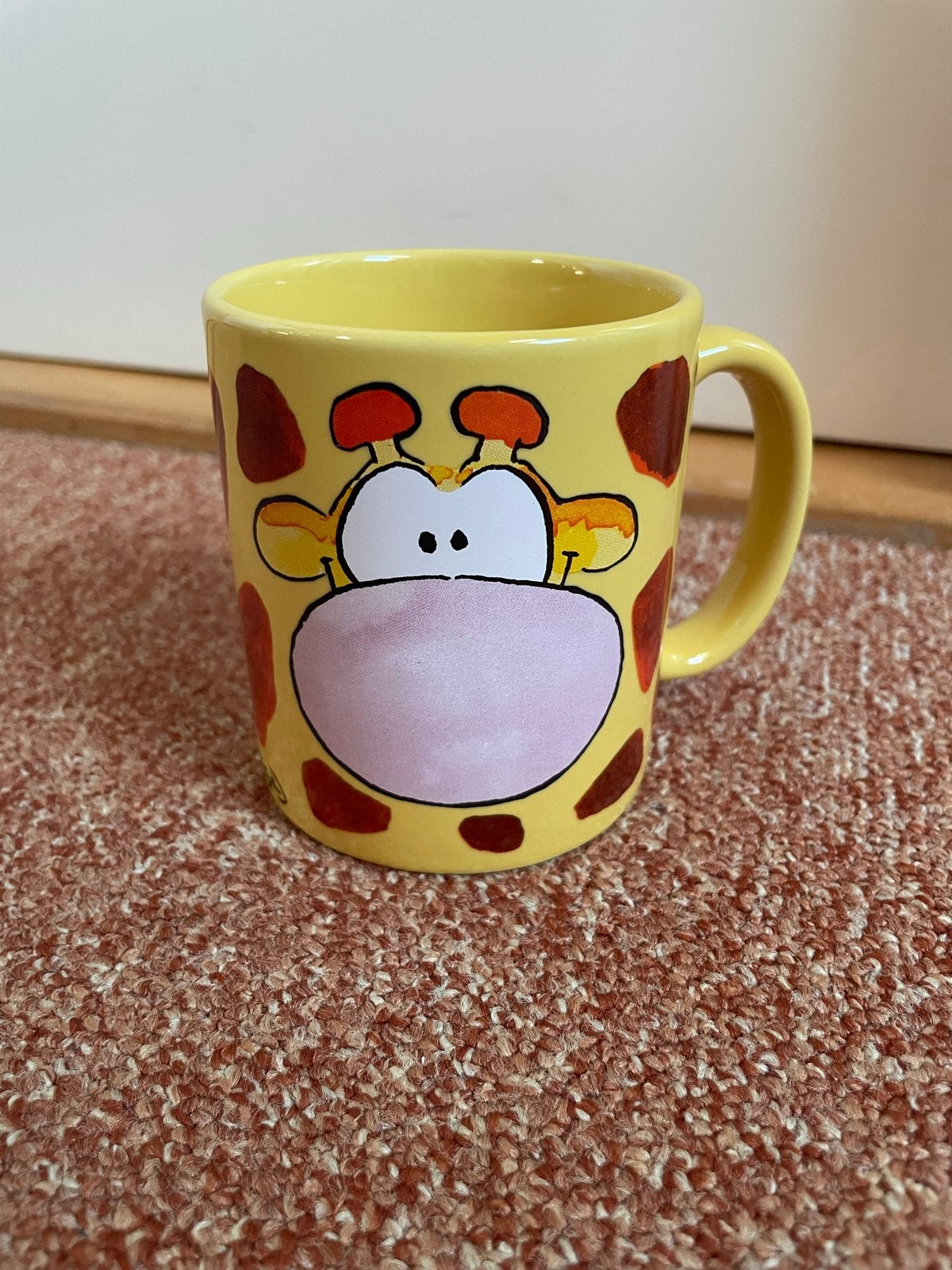 Gele mok met giraffe opdruk - Vis, Paperclip Cards, Gebruikt, Overige merken, Keramiek, Overige stijlen