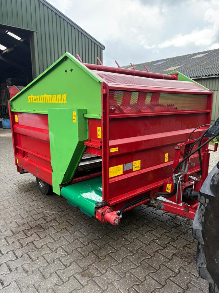 Strautmann blokkendoseerwagen, Ophalen, Veehouderij, Voertechniek