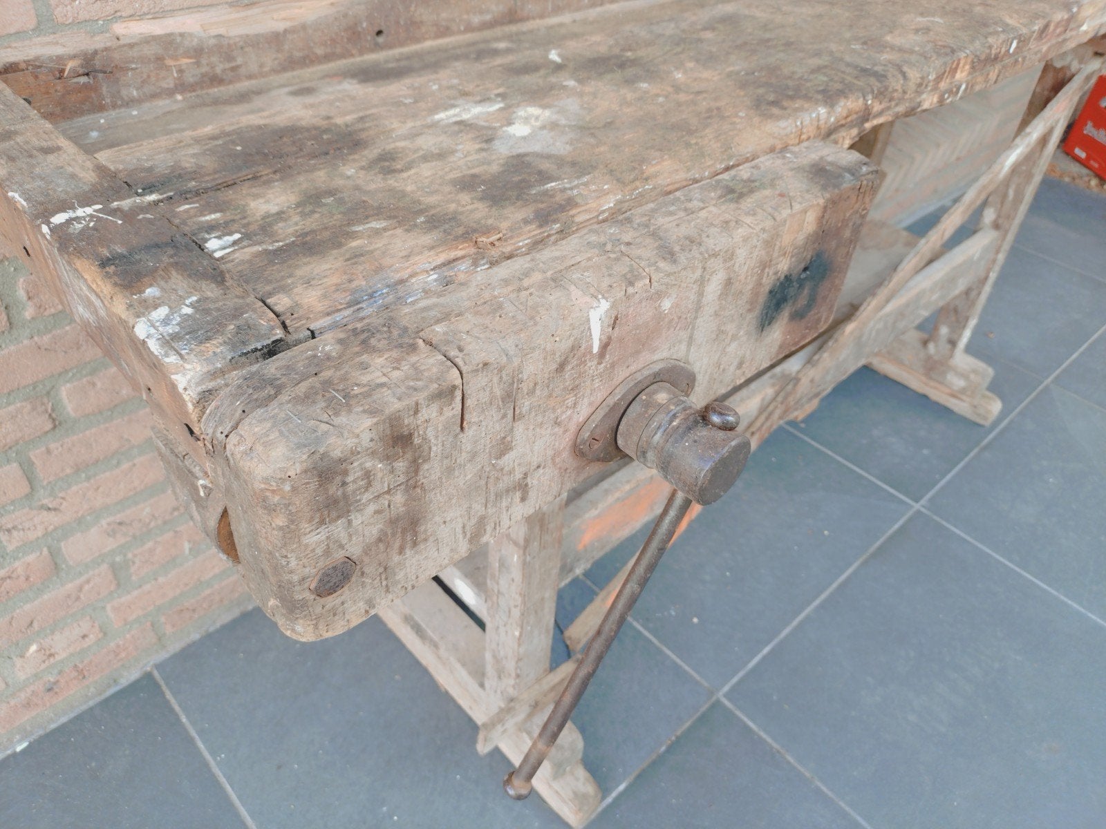Oude houten werkbank met bankschroef, Doe-het-zelf en Verbouw, Werkbanken, Ophalen, Gebruikt, Bankschroef