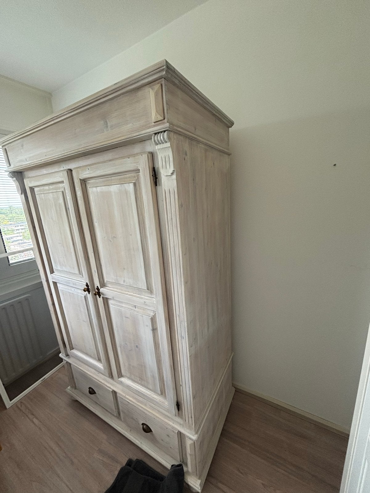Gratis schitterende grenen kast wit met houtnerf, Ophalen, Gebruikt, 50 tot 100 cm, Met lade(s)