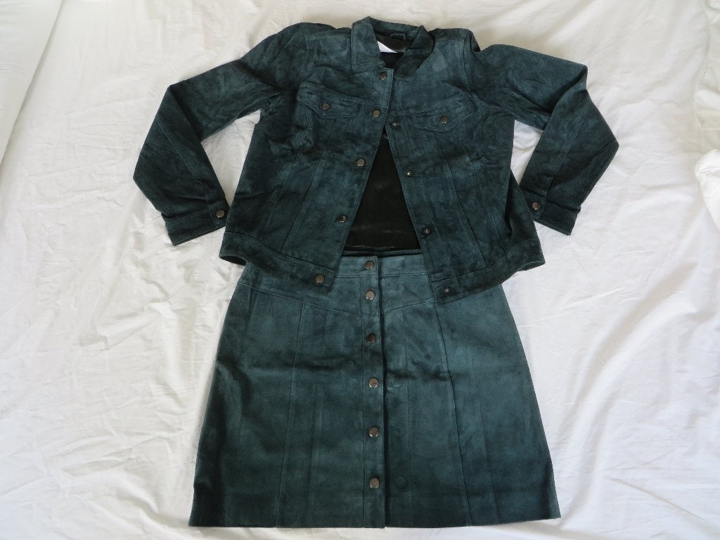 Groene suède rok en blazer, Costes, maat M, Kleding | Dames, Maat 38/40 (M), Kostuum of Pak, Ophalen of Verzenden, Zo goed als nieuw