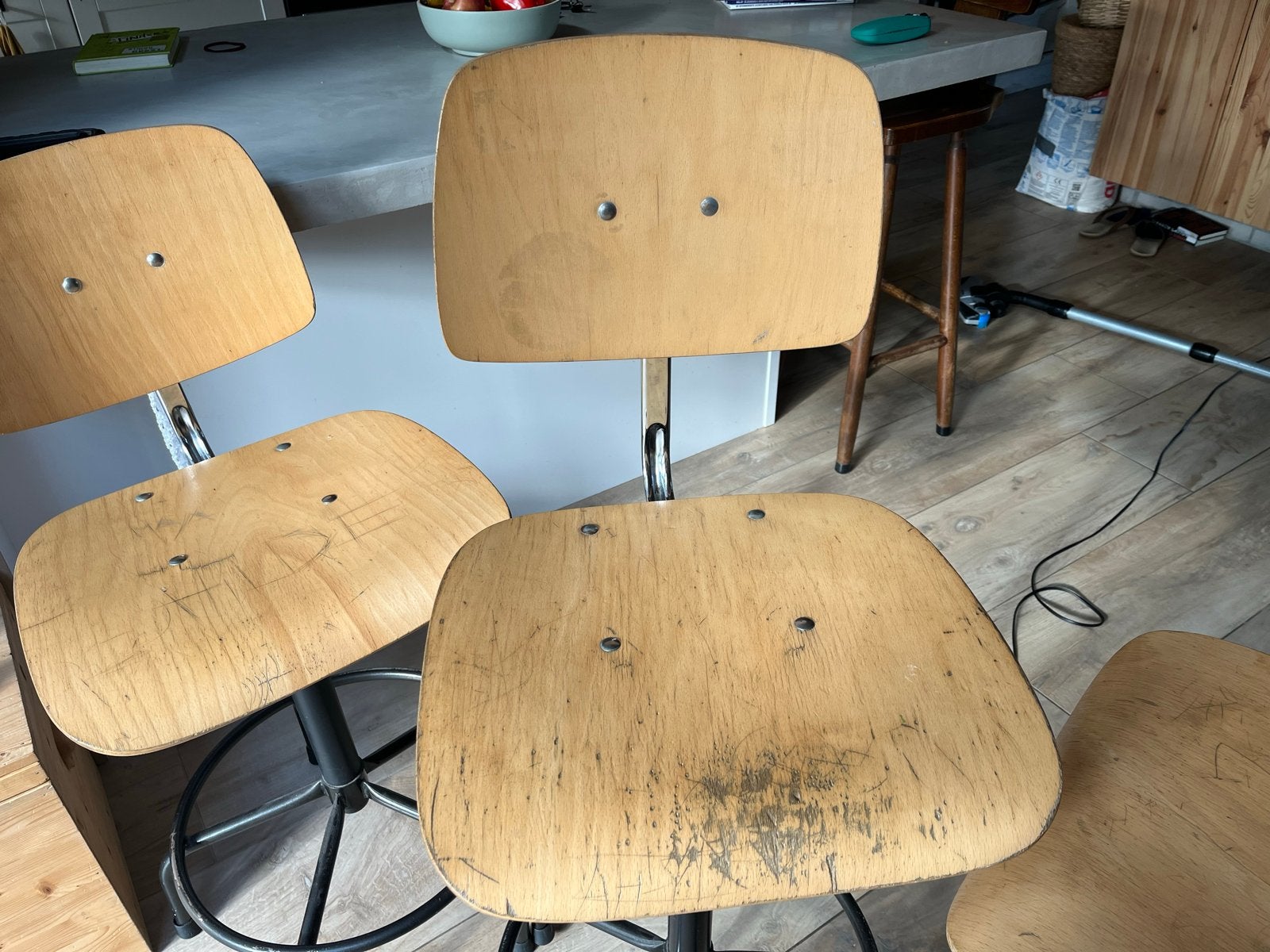 3 krukken/barkrukken - Hout en Metaal, Ophalen, Gebruikt, Overige kleuren, Drie