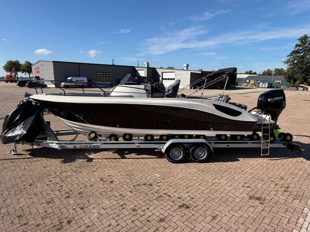 Eolo 830 Day | 300PK Suzuki | incl trailer | Full options !, Overige merken, Met afstandsbediening, Nieuw, Ophalen of Verzenden