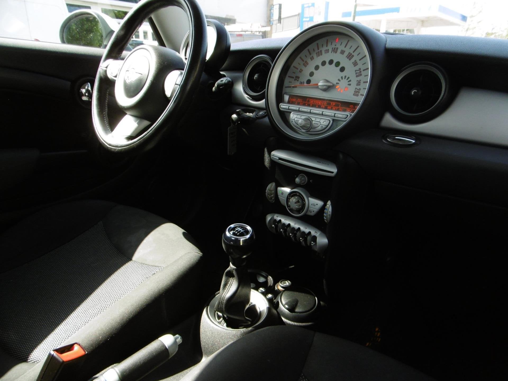 Mini Mini 1.6 Cooper Pepper 120pk Airco Onderhoudshistorie G, Voorwielaandrijving, Dealer onderhouden, Stof, Gebruikt