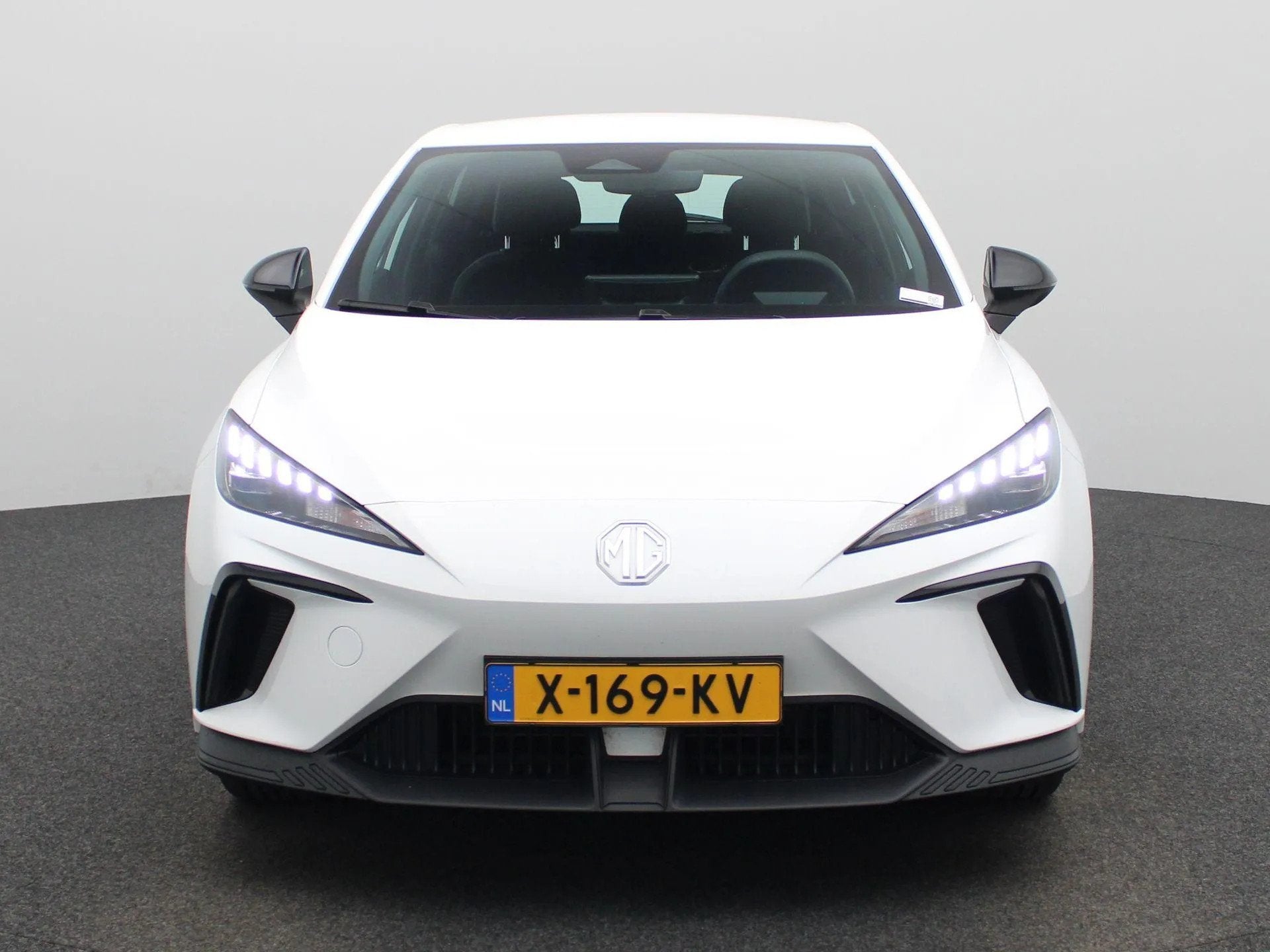 MG MG4 EV Electric Standard 51 kWh (bj 2023, automaat), Auto's, MG, Automaat, Wit, Parkeersensor, 500 kg