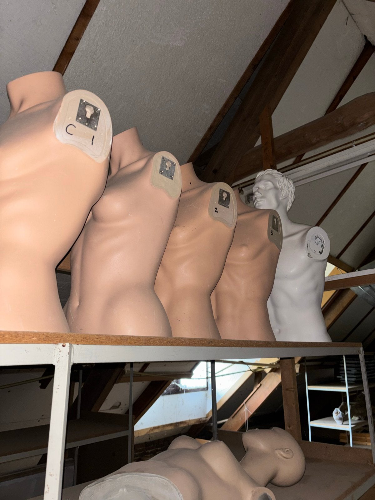 Diverse etalagepoppen onderdelen - torso's, benen, armen, Ophalen of Verzenden