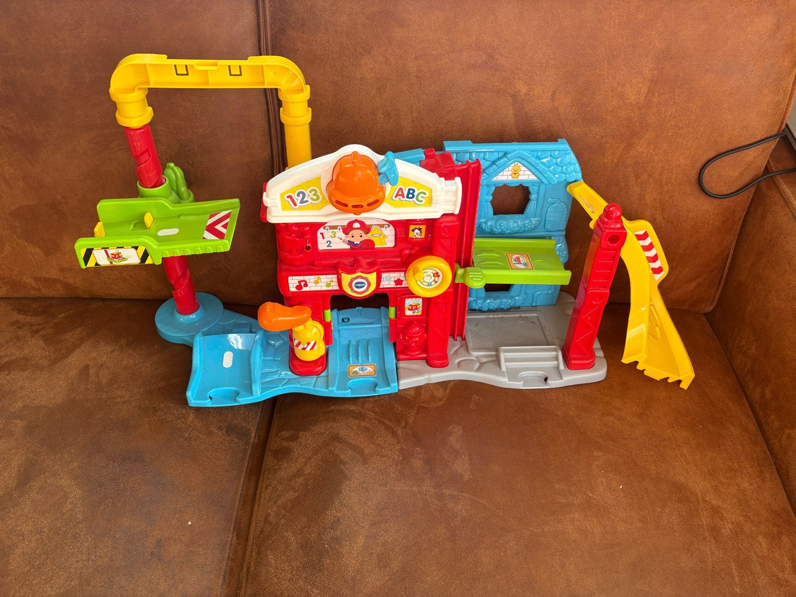 VTech Toet Toet Auto's Brandweerkazerne, Ophalen, Gebruikt, Auto, Met geluid