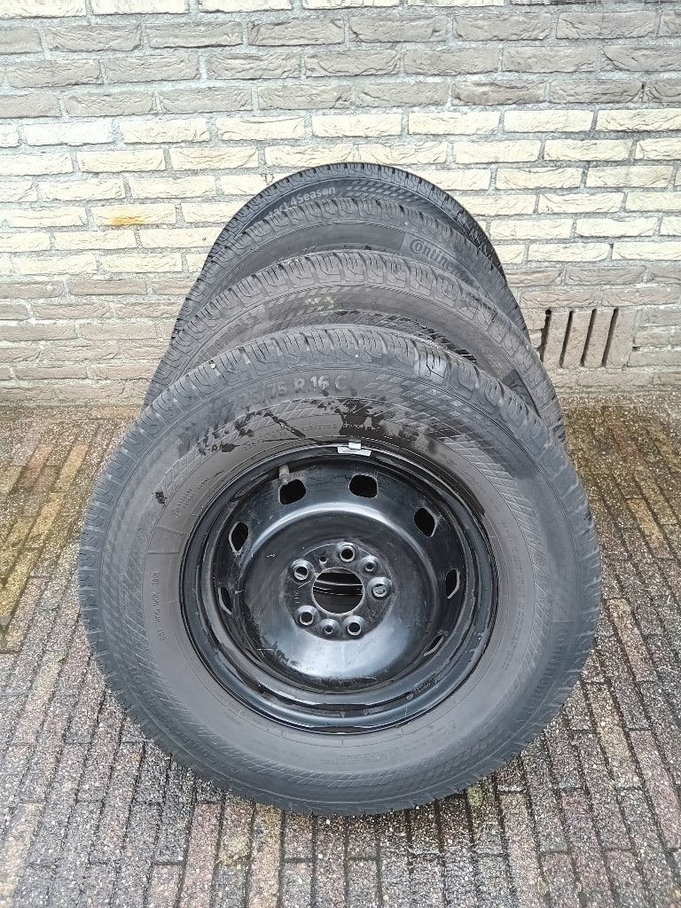 camperwielen met wieldoppen (m2454715344) — Banden en Velgen — Marktplaats