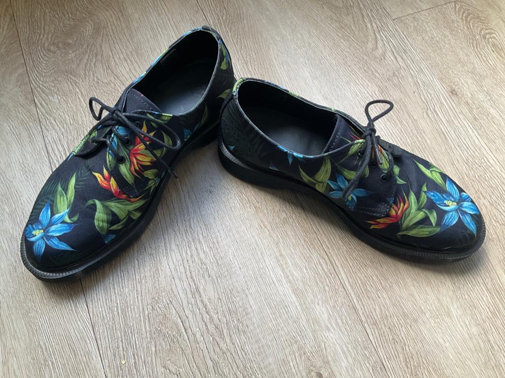 Dr. Martens Lester floral maat 40 – nette staat, Ophalen of Verzenden, Zo goed als nieuw, Zwart