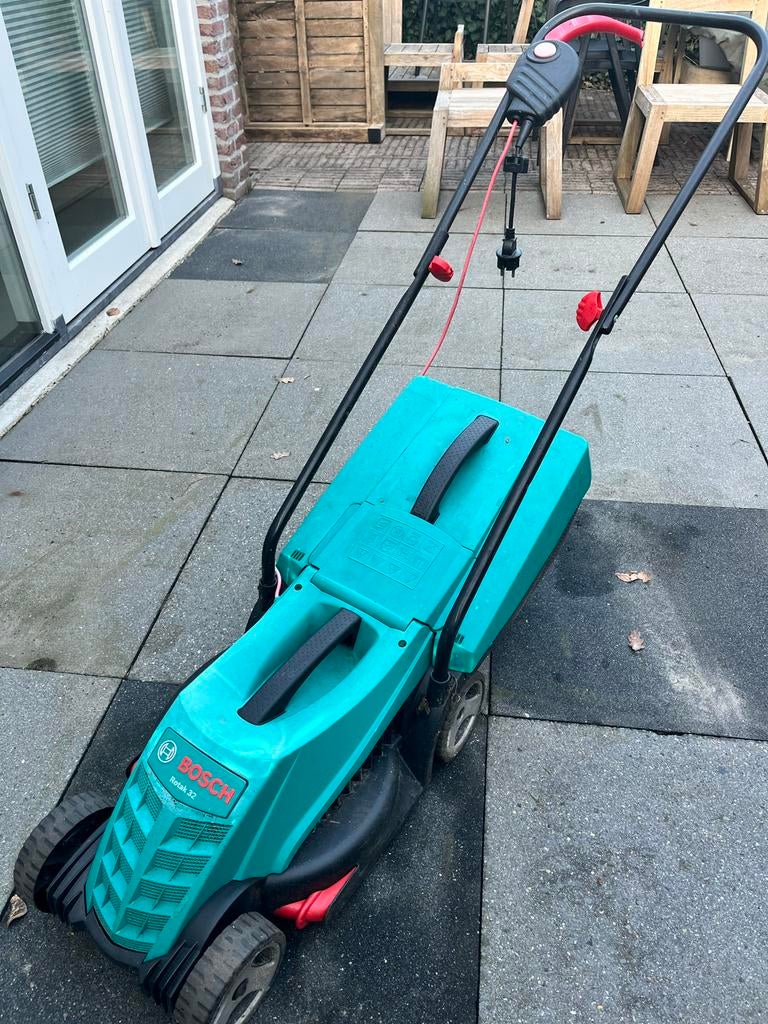 Bosch Rotak 32 grasmaaier, Tuin en Terras, Grasmaaiers, Ophalen, Cirkelmaaier, Gebruikt, Elektrische grasmaaier