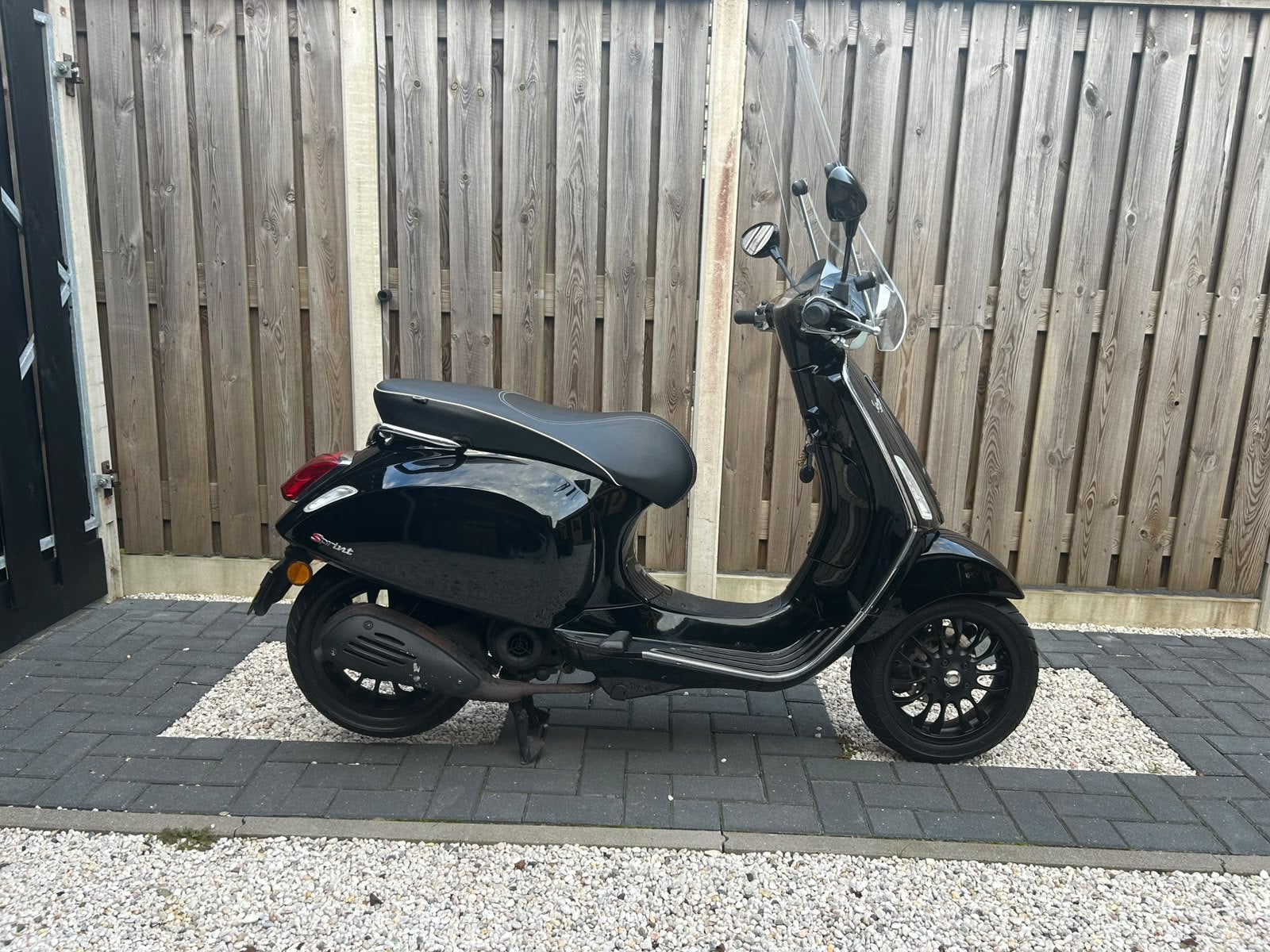 Vespa Sprint 2014 zwart, Fietsen en Brommers, Ophalen, Gebruikt, Maximaal 45 km/u, Vespa S