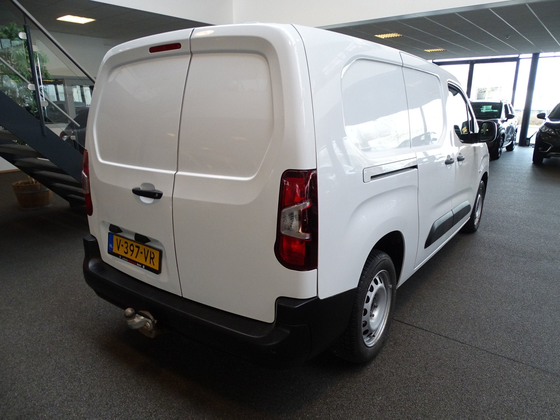 Opel Combo 1.6D L2H1 Edition Lang, Navi, Apple carplay, trek, Gebruikt, 4 cilinders, Origineel Nederlands, Bedrijf